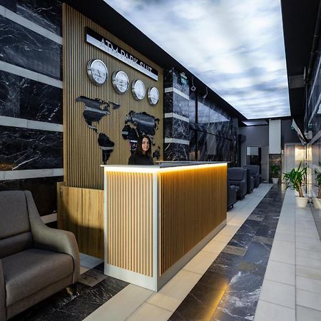 Atm Suit Otel Истанбул Екстериор снимка