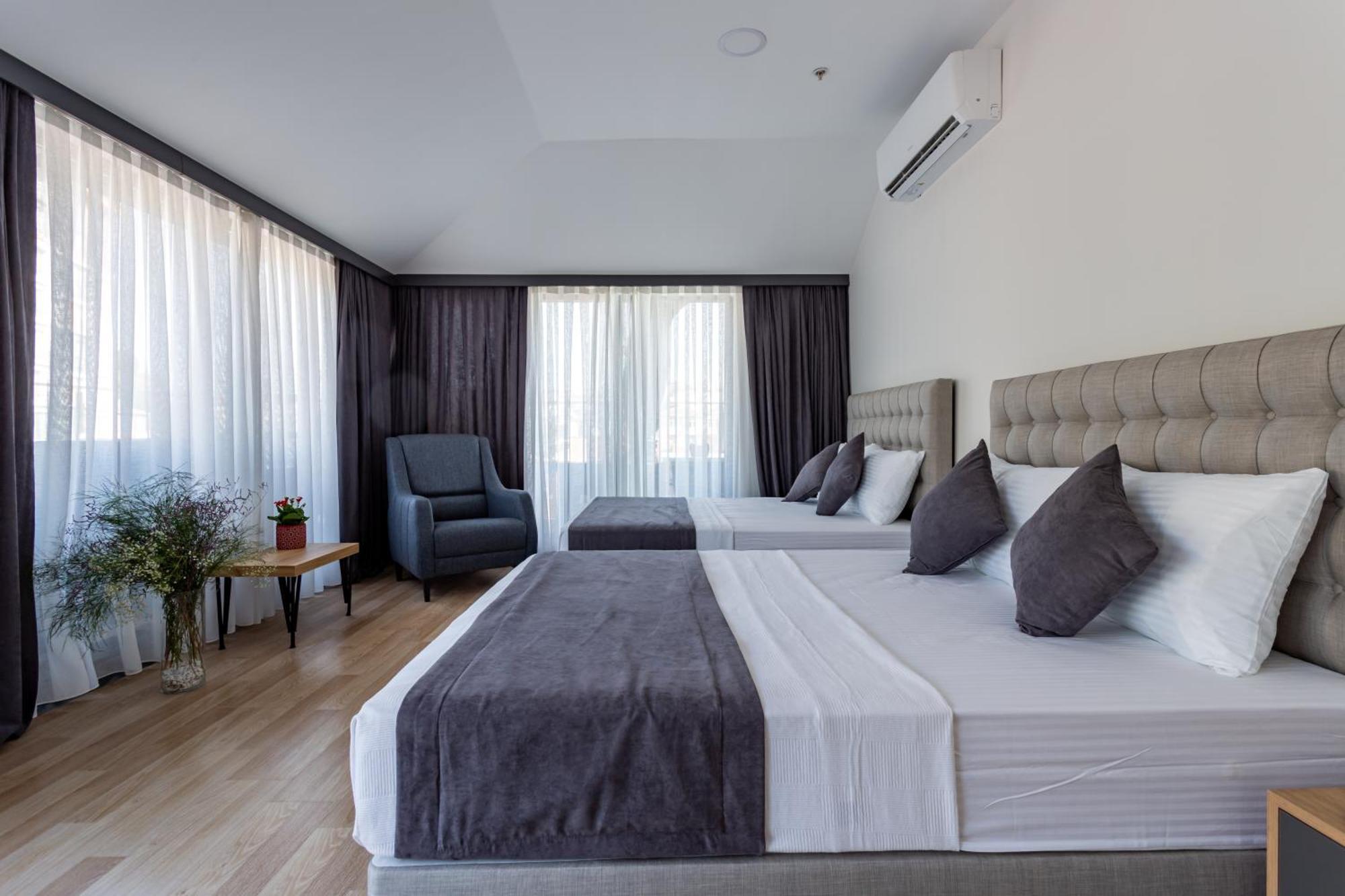 Atm Suit Otel Истанбул Екстериор снимка