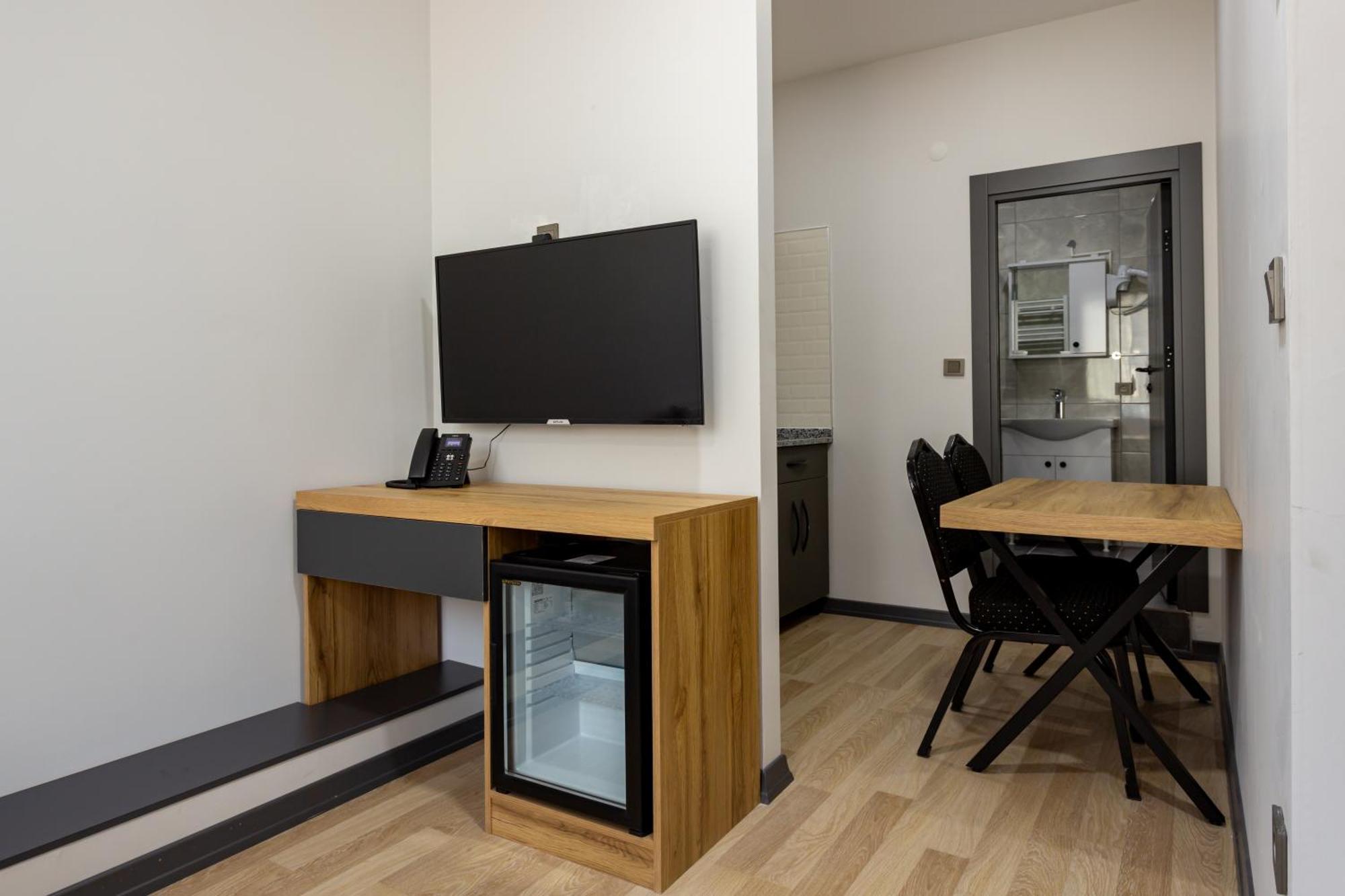 Atm Suit Otel Истанбул Екстериор снимка