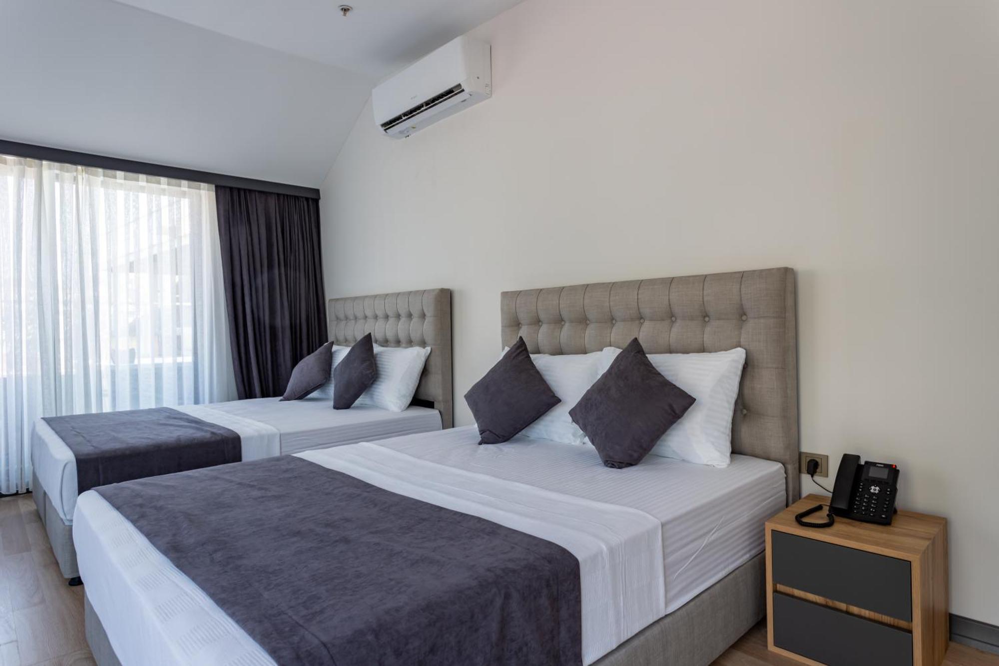 Atm Suit Otel Истанбул Екстериор снимка