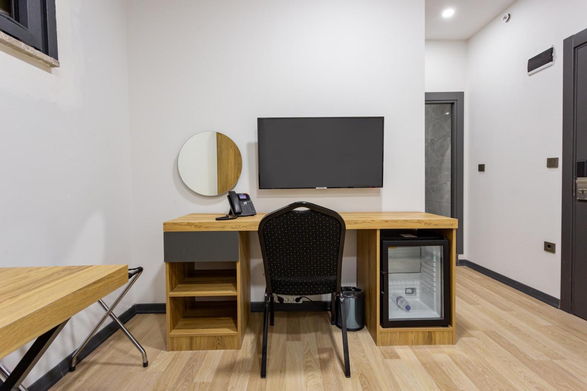 Atm Suit Otel Истанбул Екстериор снимка