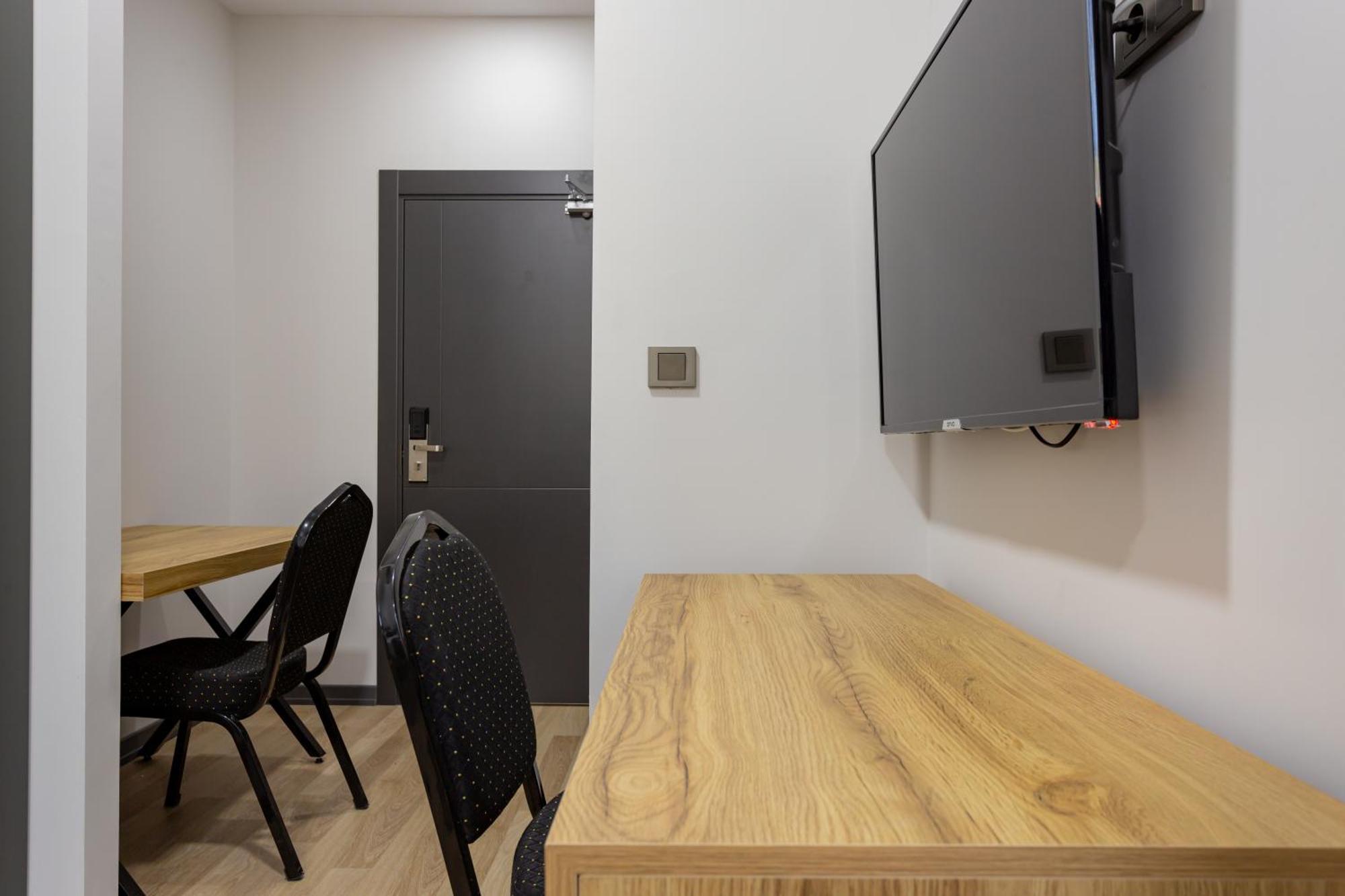 Atm Suit Otel Истанбул Екстериор снимка