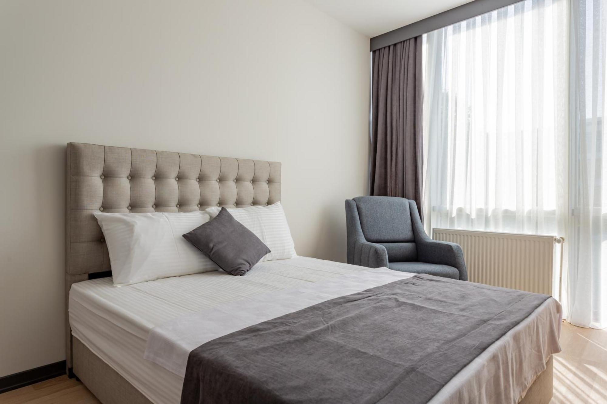 Atm Suit Otel Истанбул Екстериор снимка